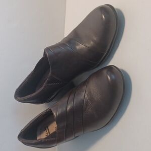 Clarks Collection Soft Cushion Genuine Brown Leather Loafers.SZ.9M.  EUC!